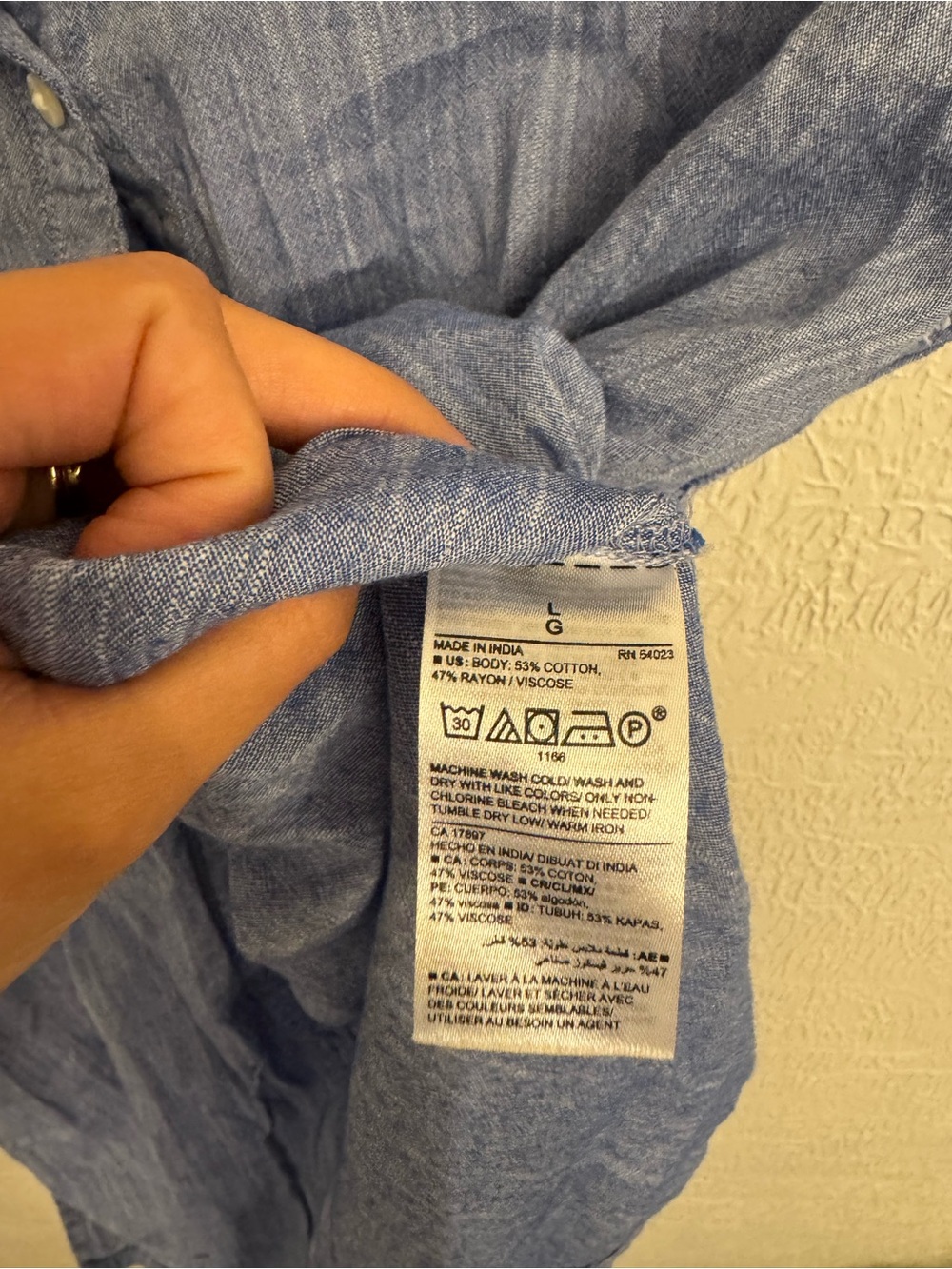 Old Navy Blue Short-Sleeve Button-Down Women's Shirt - Picture 6 of 6